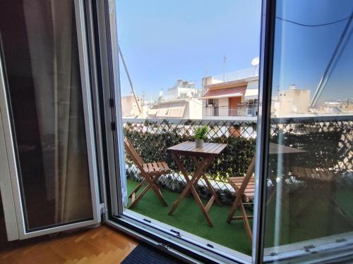 Thissio Central Pedestrian path — 4-Star Luxury Hotel in Athens, Greece