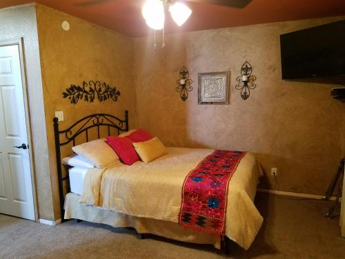 Los Milagros Hotel - photo 16