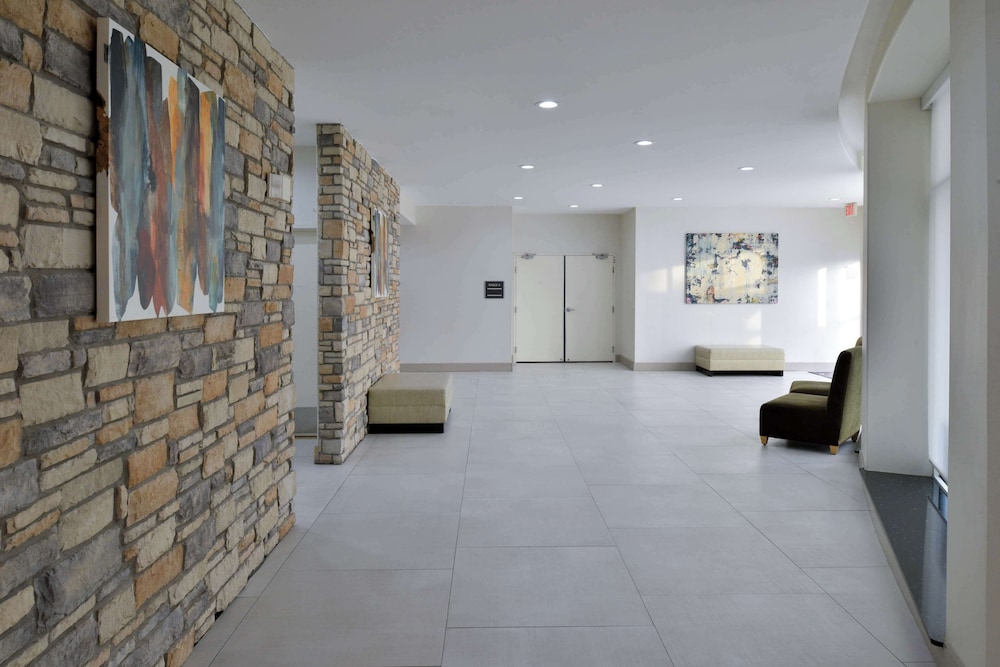 Hilton Garden Inn Denton - photo 43