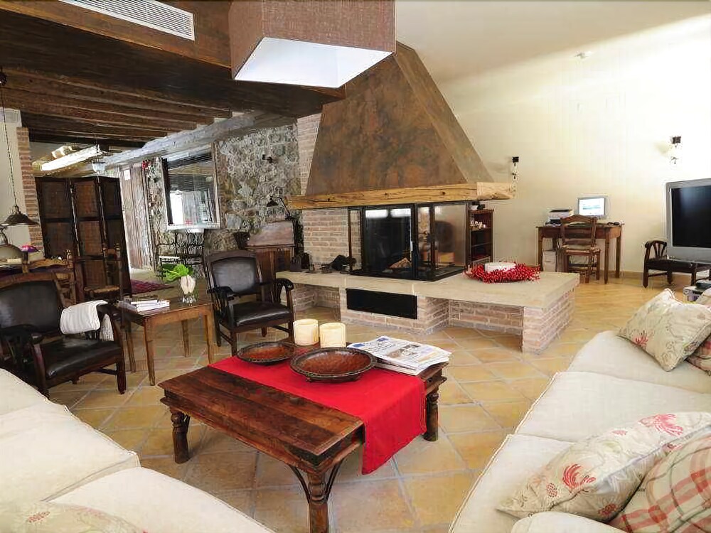Cal Rotes - carbon neutral hotel in Linyola