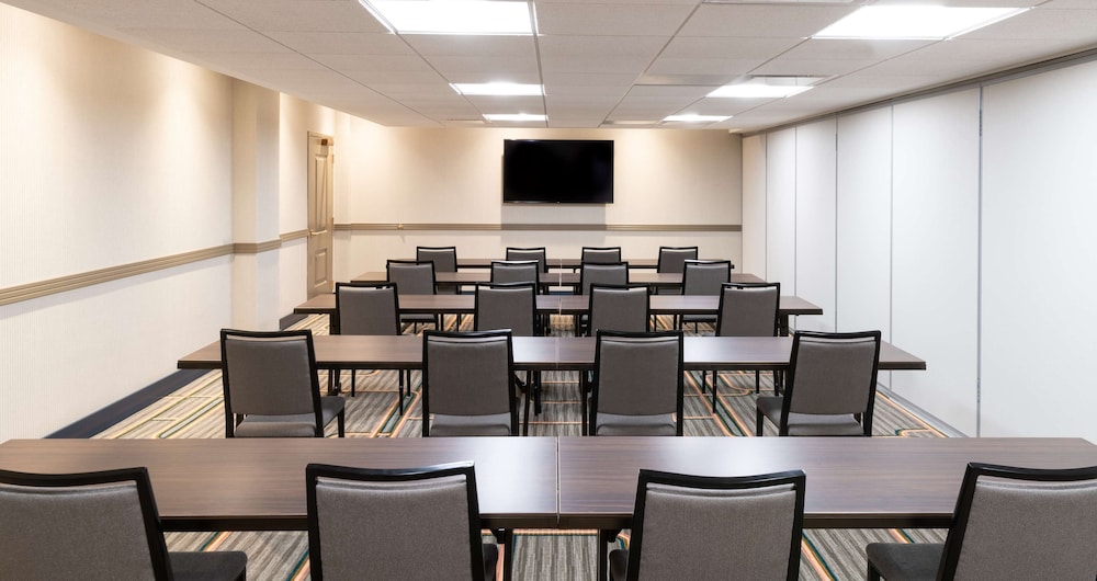Hilton Garden Inn Flint Downtown - photo 46