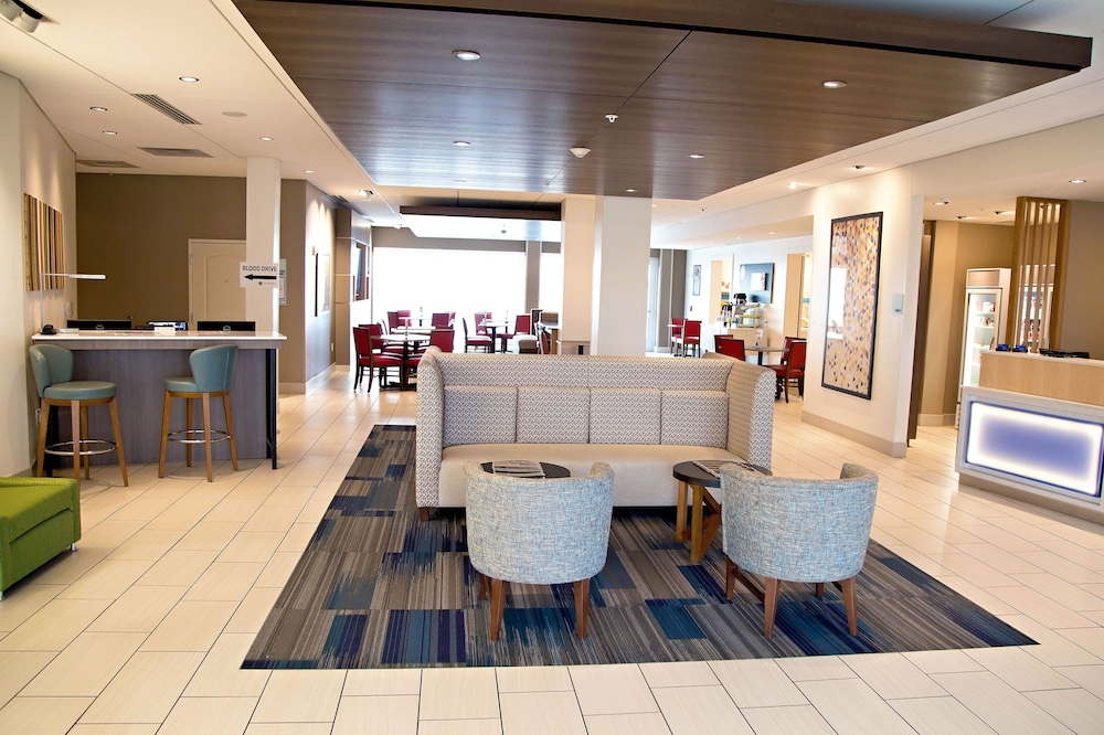 Holiday Inn Express & Suites Great Bend by IHG - photo 36