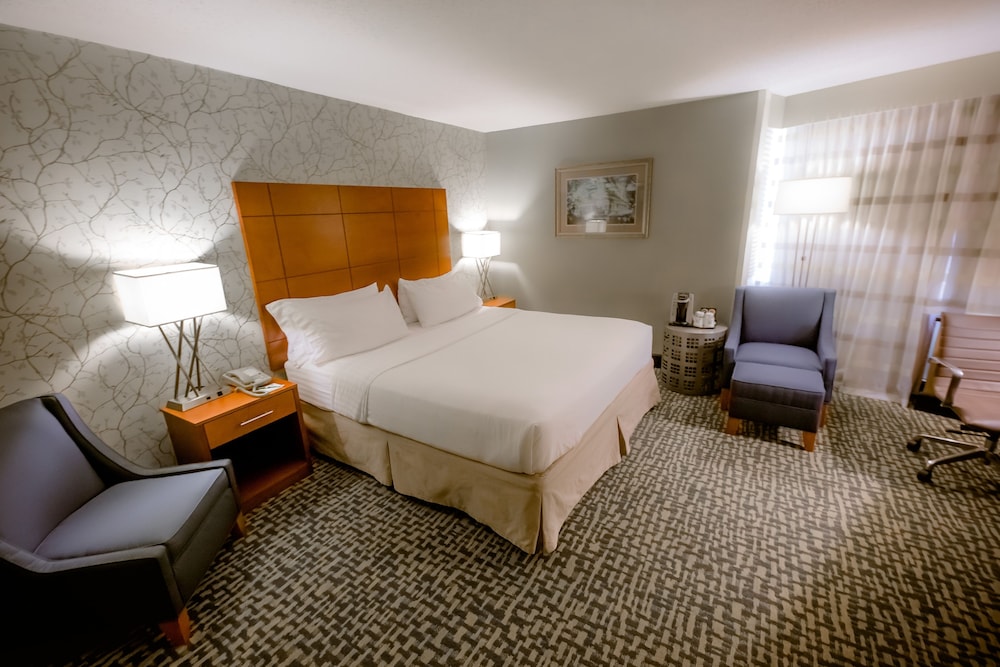 Holiday Inn Raleigh Downtown - photo 9