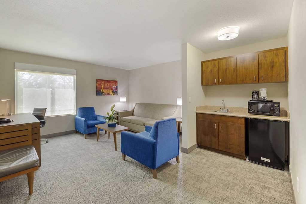 Best Western Plus Henderson Hotel - photo 13