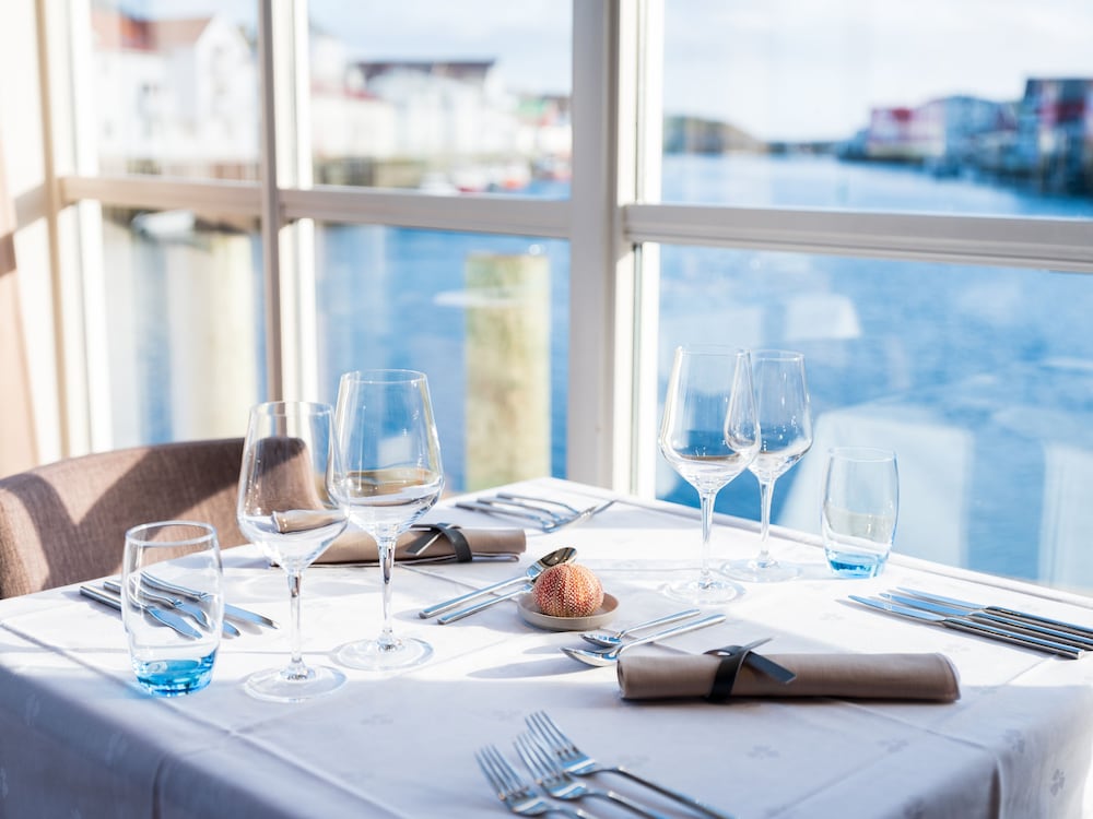 Villa Bryggekanten by Classic Norway Hotels in Kabelvag, Norway