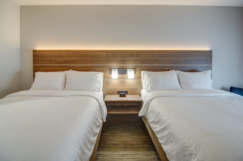 Holiday Inn Express & Suites Foley by IHG - photo 18