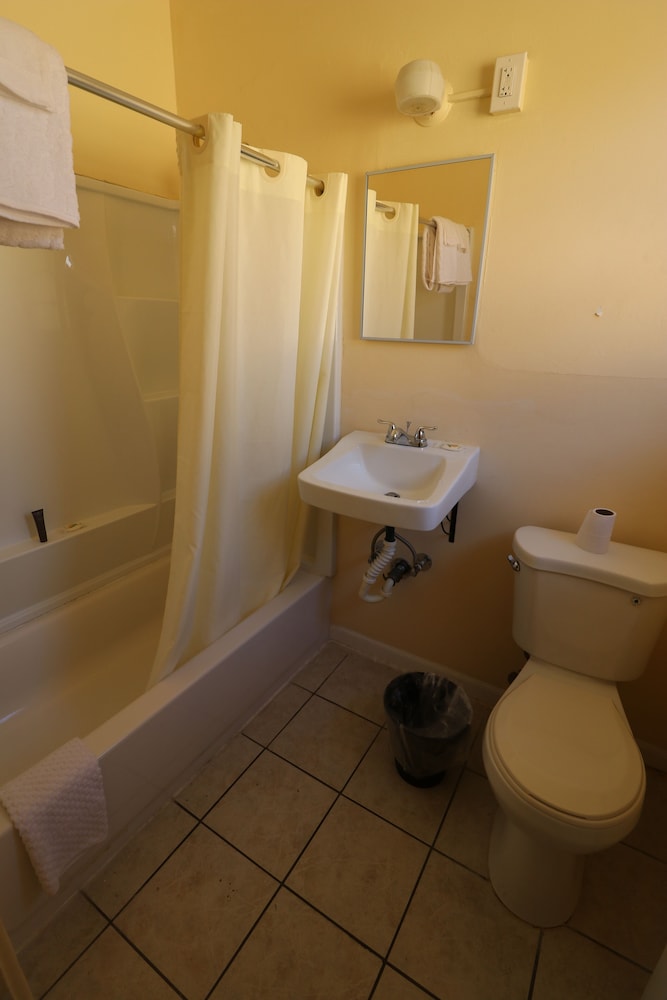 Sandman Inn Motel - photo 26