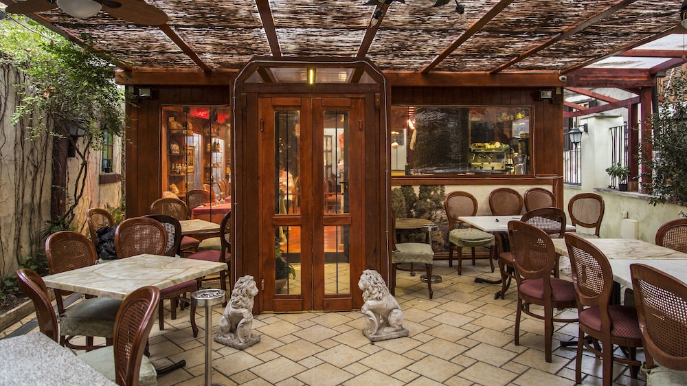 Fermati Che E Tardi in Tivoli, Italy