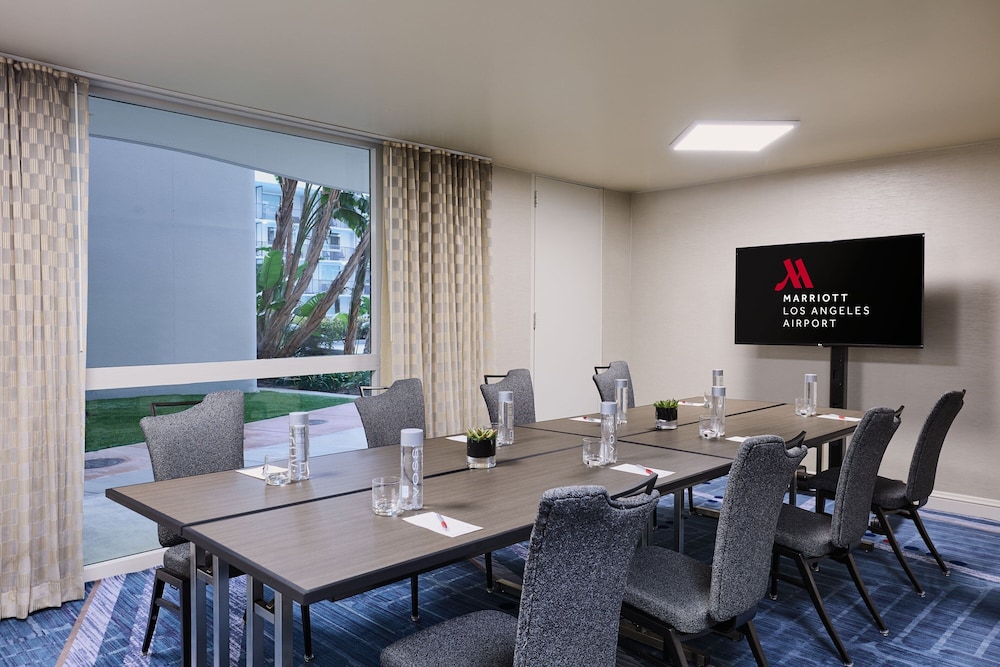 Los Angeles Airport Marriott - photo 87