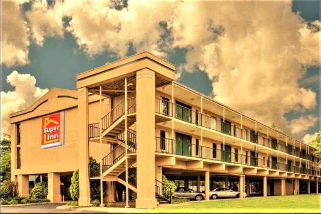 Super 8 by Wyndham Williamsburg Pottery in Williamsburg, United States