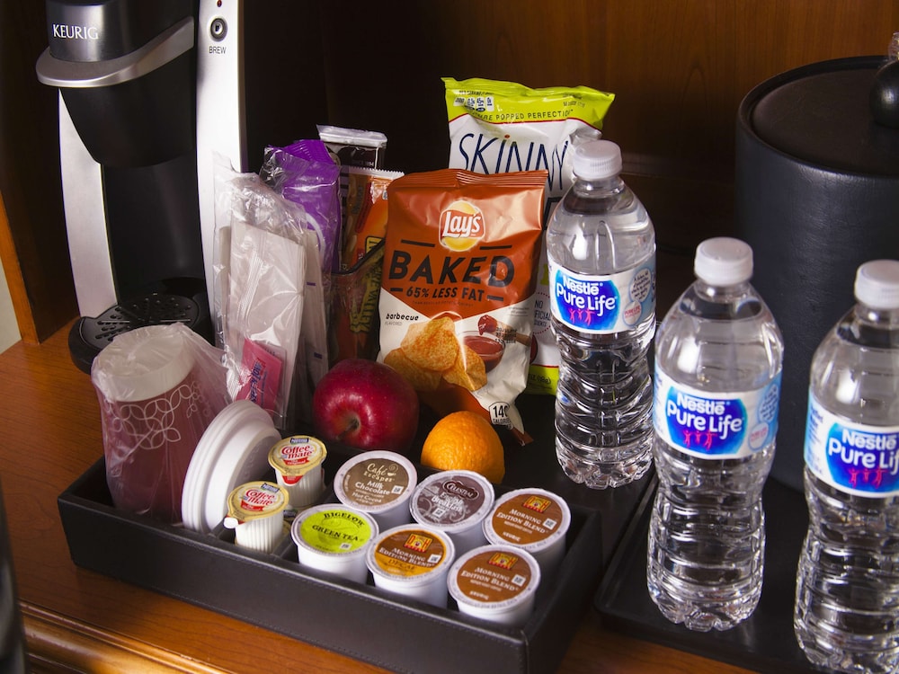 Hilton Garden Inn Virginia Beach Town Center - photo 10