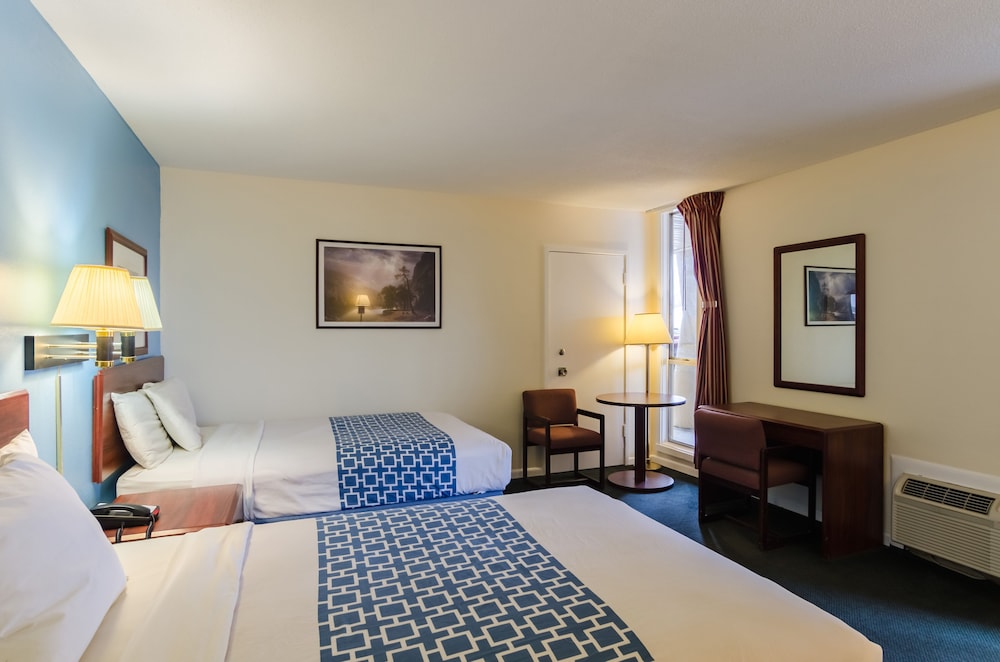 Alamo Inn & Suites - photo 9