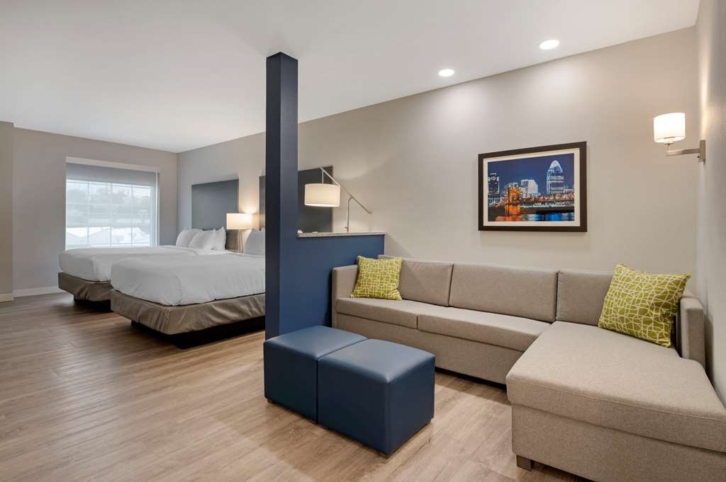 Comfort Suites Cincinnati University Downtown - photo 16