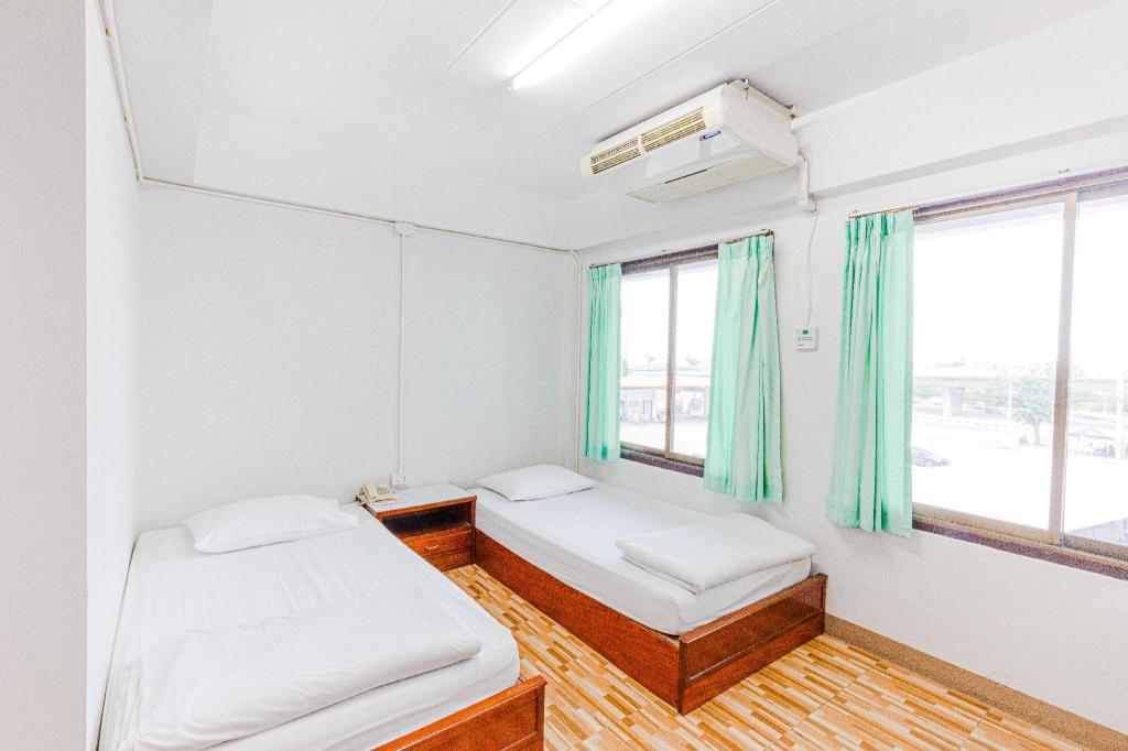 River Hotel The Budget in Nakhon Pathom, Thailand