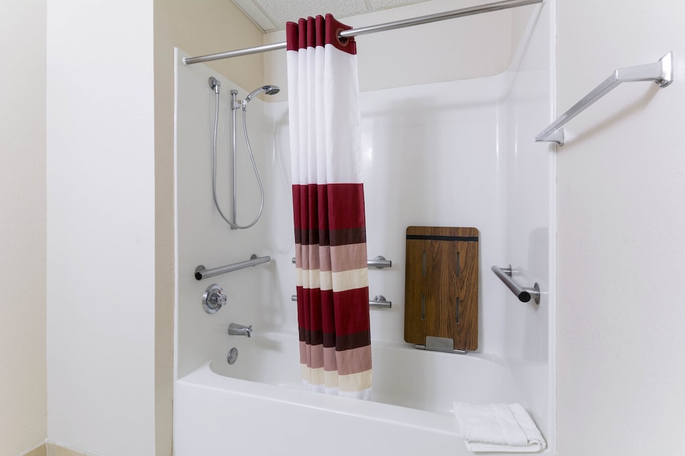 Red Roof Inn Carrollton - photo 15