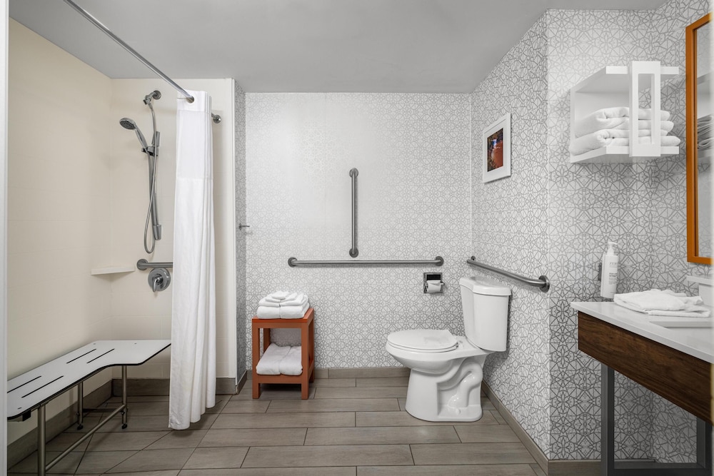 Hampton Inn Williamsburg - photo 16