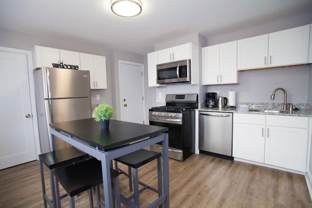 Luxe 4BR 3 Bath North End & Faneuil Hall - photo 35