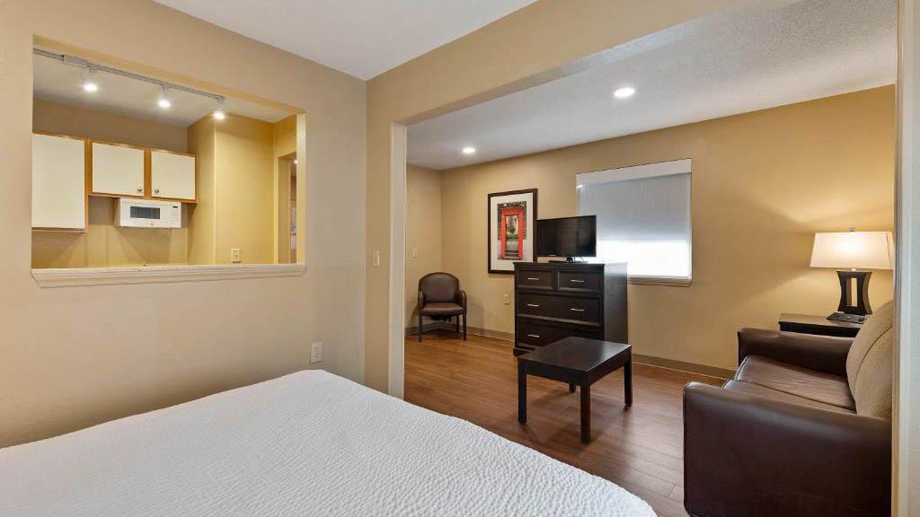 Studio 6 Suites Charlotte NC Tyvola Rd Executive Park - photo 18