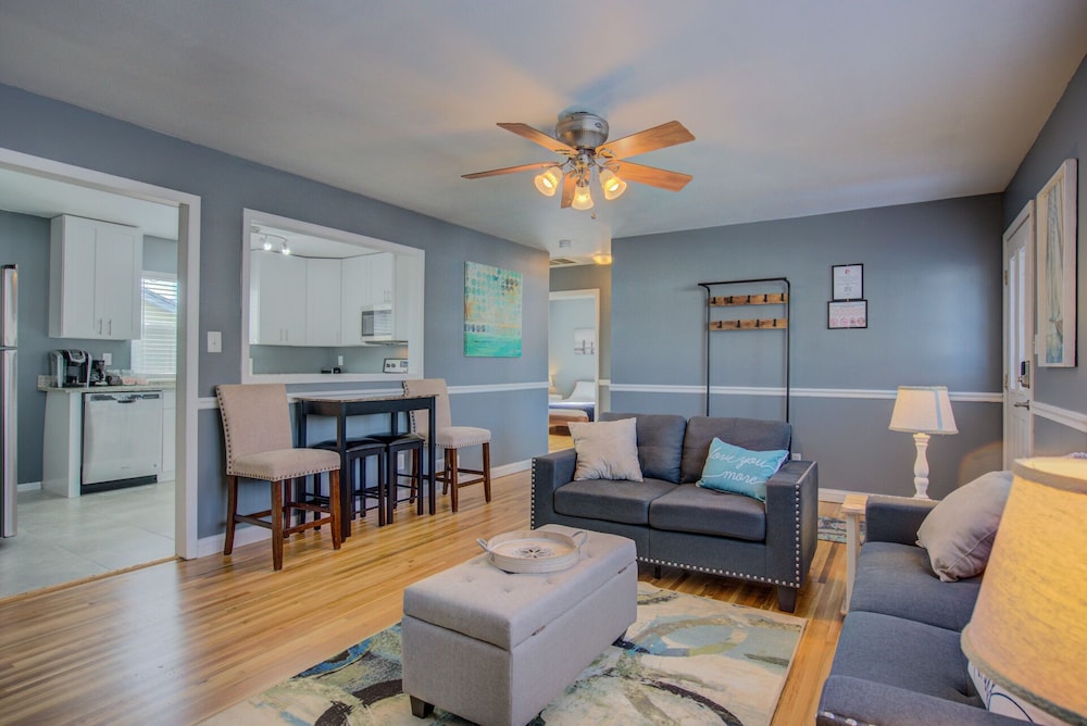 Colorado Springs Uccs Grey Cottagedog Friendly — hotel in Colorado Springs