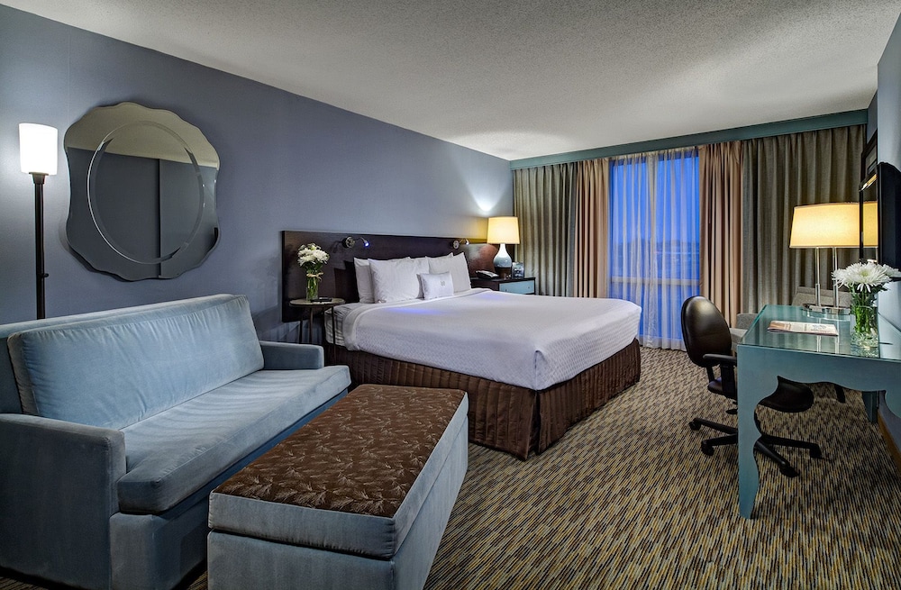 Crowne Plaza Lombard Downers Grove by IHG - photo 8