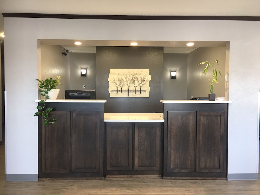 Super 8 by Wyndham Neosho - photo 21