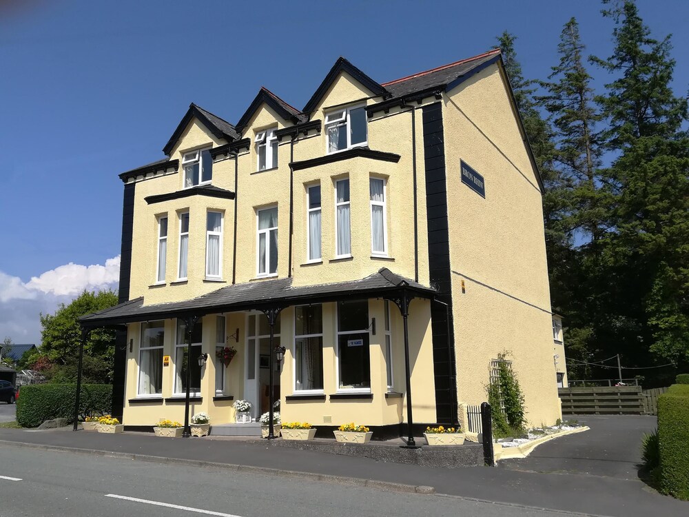 Bron Rhiw Hotel Guest house in Criccieth, United Kingdom
