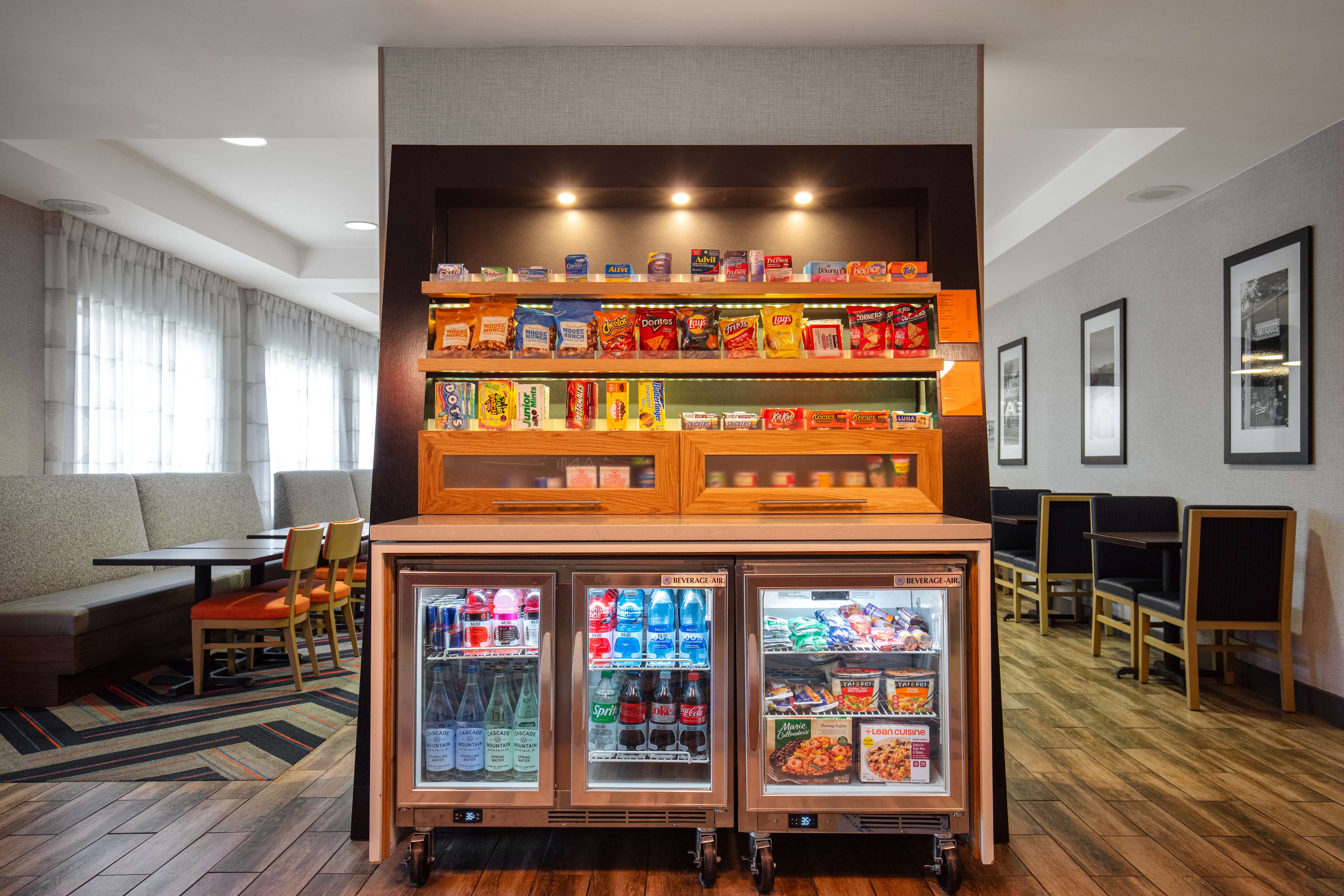 Hampton Inn Medford - photo 9