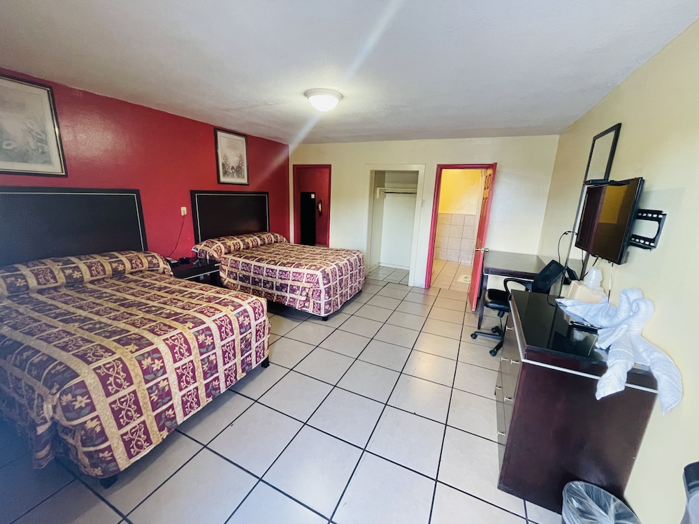 Royal Palms Motel & RV Park - photo 4