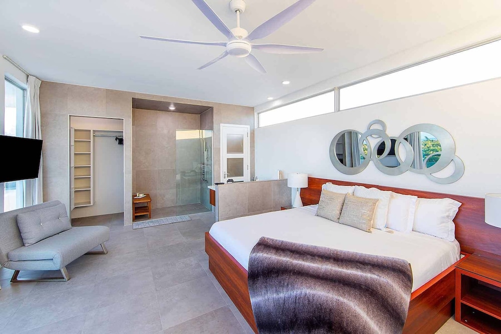 Oceanside 2 Bedroom Luxury Villa with Private Pool 500ft from Long Bay Beach V8 — 4-Star Luxury Hotel in Providenciales, Turks and Caicos Islands