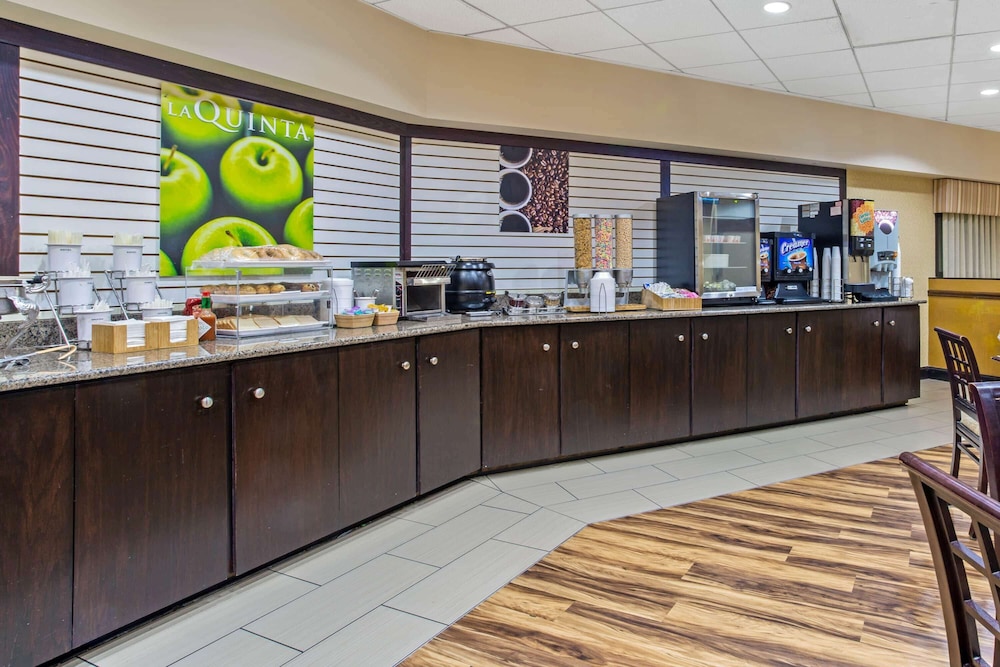 DoubleTree by Hilton Salisbury - photo 34