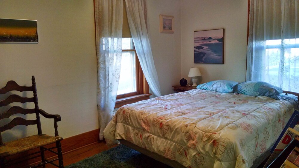 Fish & Loaves B&B - photo 8