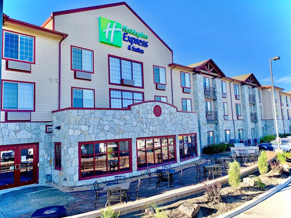 Holiday Inn Express & Suites Cheney by IHG - photo 29