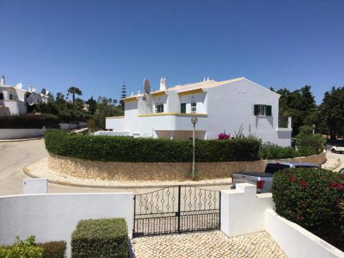 Casa Rosa Floresta — 4-Star Luxury Hotel in Luz, Portugal