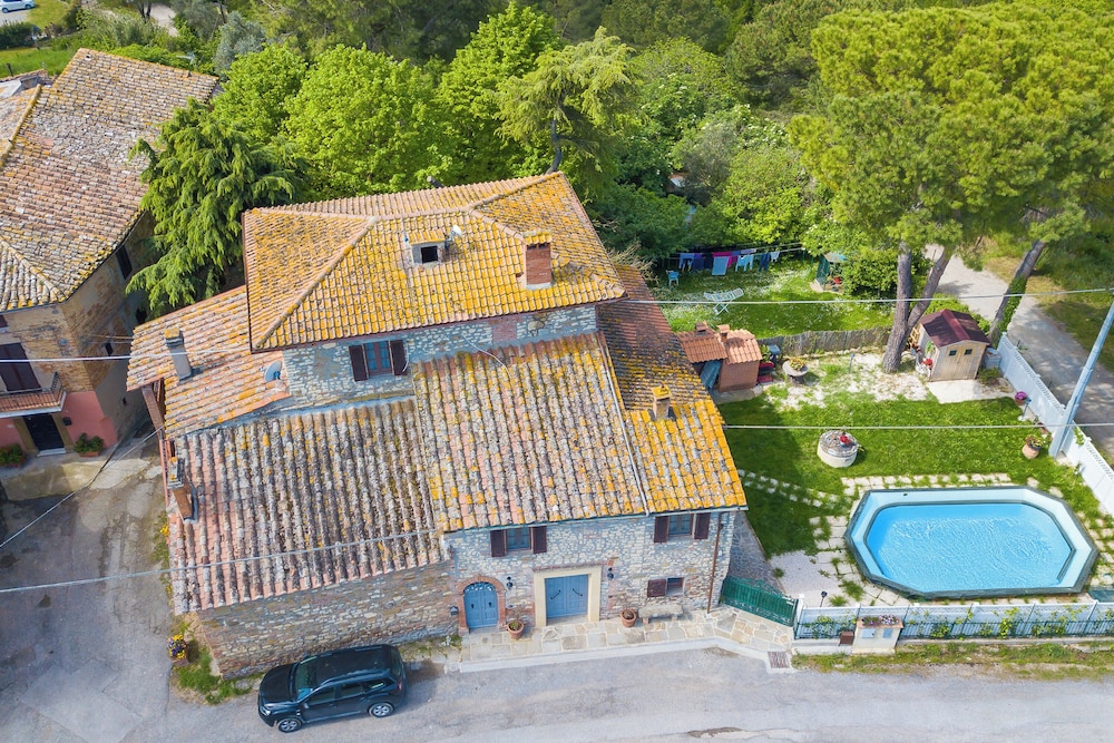 Borgo Panicale Apartments — 4-Star Luxury Hotel in Panicale, Italy