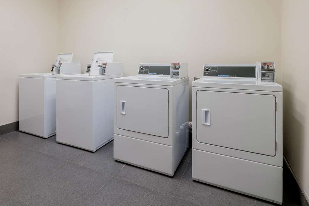 La Quinta Inn & Suites by Wyndham Fort Worth Arlington West - photo 28