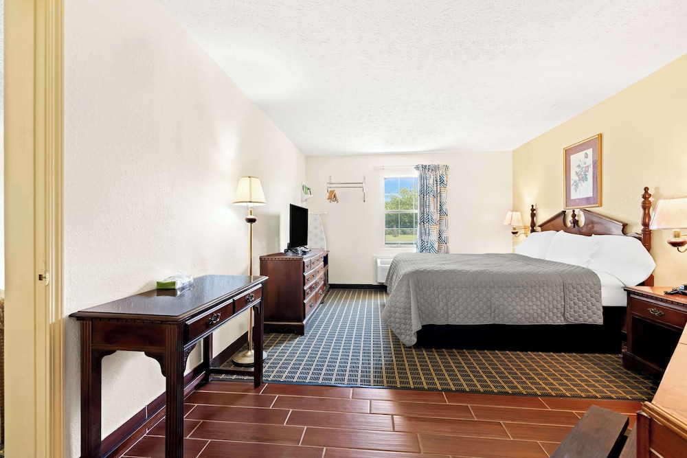 Americas Best Value Inn & Suites Mt. Pleasant - photo 18
