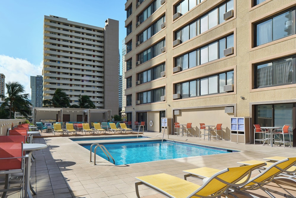 Holiday Inn Express Waikiki by IHG - photo 40