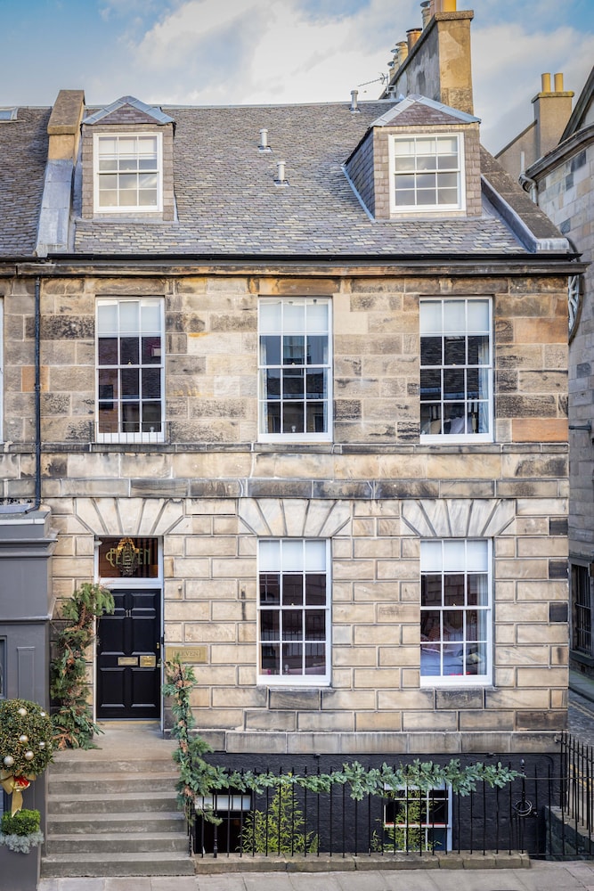 Eleven Stafford Street Townhouse — 4-Star Luxury Hotel in Edinburgh, United Kingdom