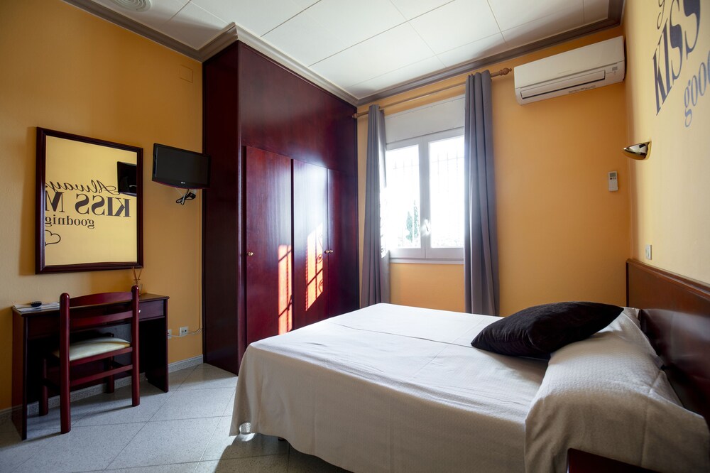Hostal Rural Can Pau — Cantallops — photo 3