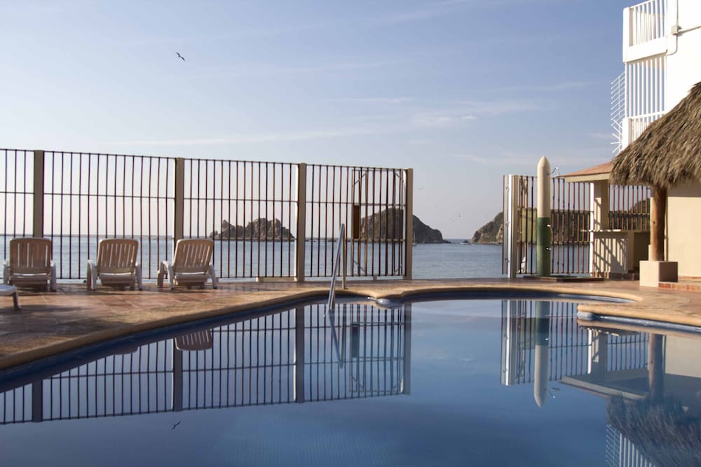 Bungalows Las Arenas in Cihuatlan, Mexico