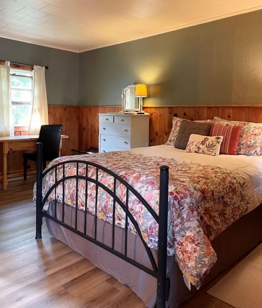 Adk Trail Inn - photo 22