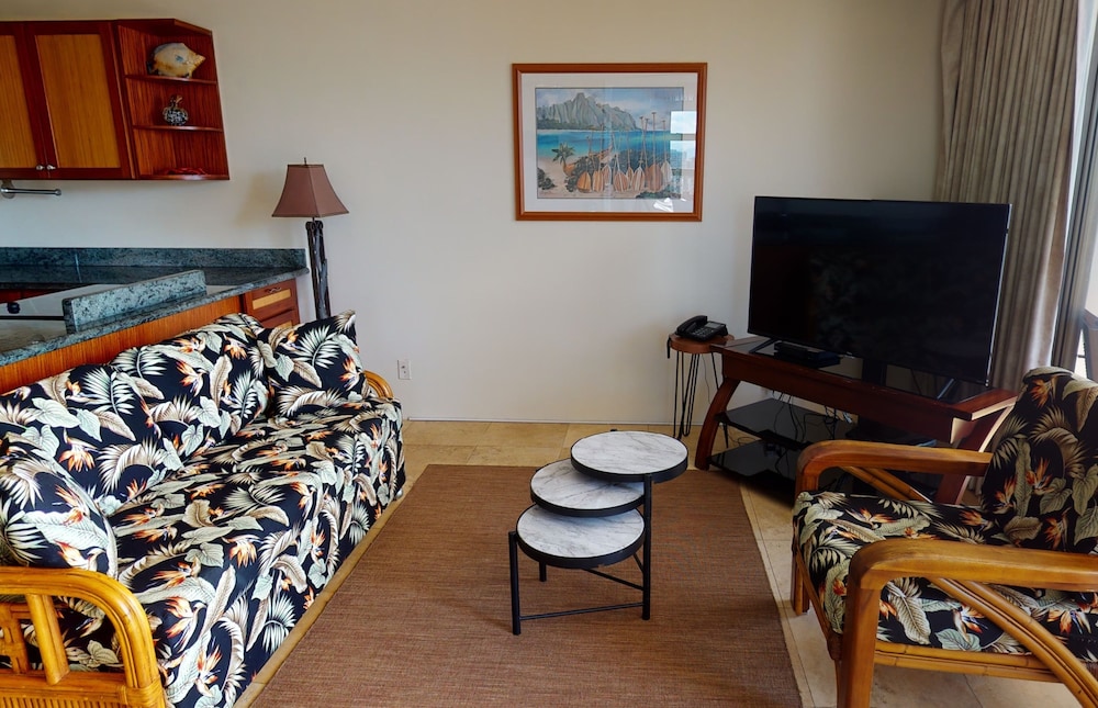 Waikiki Banyan Condo Located One Block From Waikiki Beach by Koko Resort Vacation Rentals - photo 67