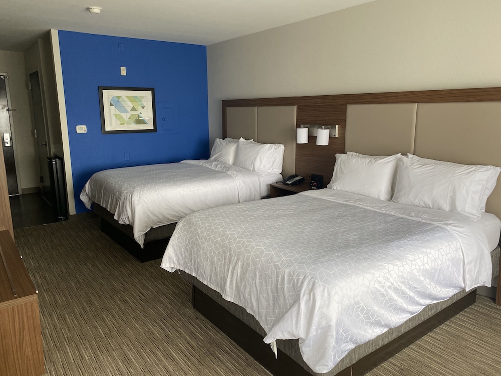 Holiday Inn Express & Suites Albuquerque Historic Old Town by IHG - photo 18