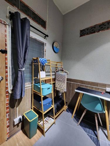 113 Cozy Loft style with cool fan with free Wi fi