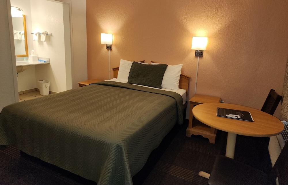 Silver Saddle Motel - photo 13