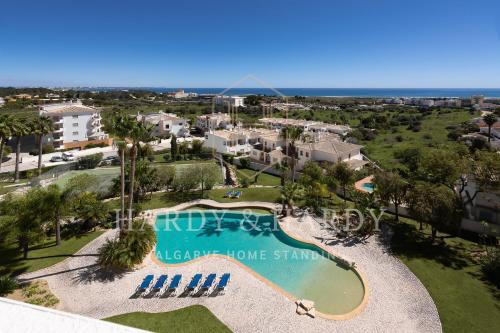 Meia Praia Beach Apartment — 4-Star Luxury Hotel in Lagos, Portugal