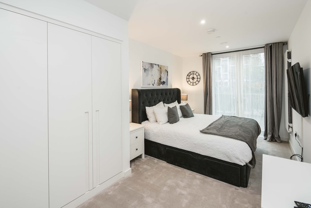Stunning 3 bed Apartment in London — 4-Star Luxury Hotel in London, United Kingdom