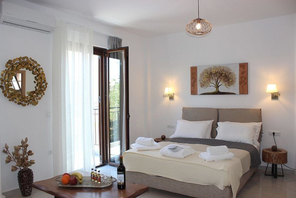 Deluxe Suites - last minute hotel in Chania