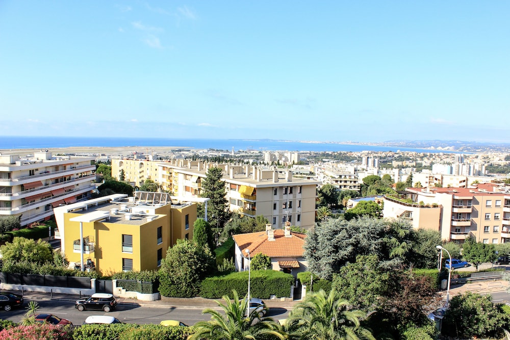 Panorama - carbon neutral hotel in Nice