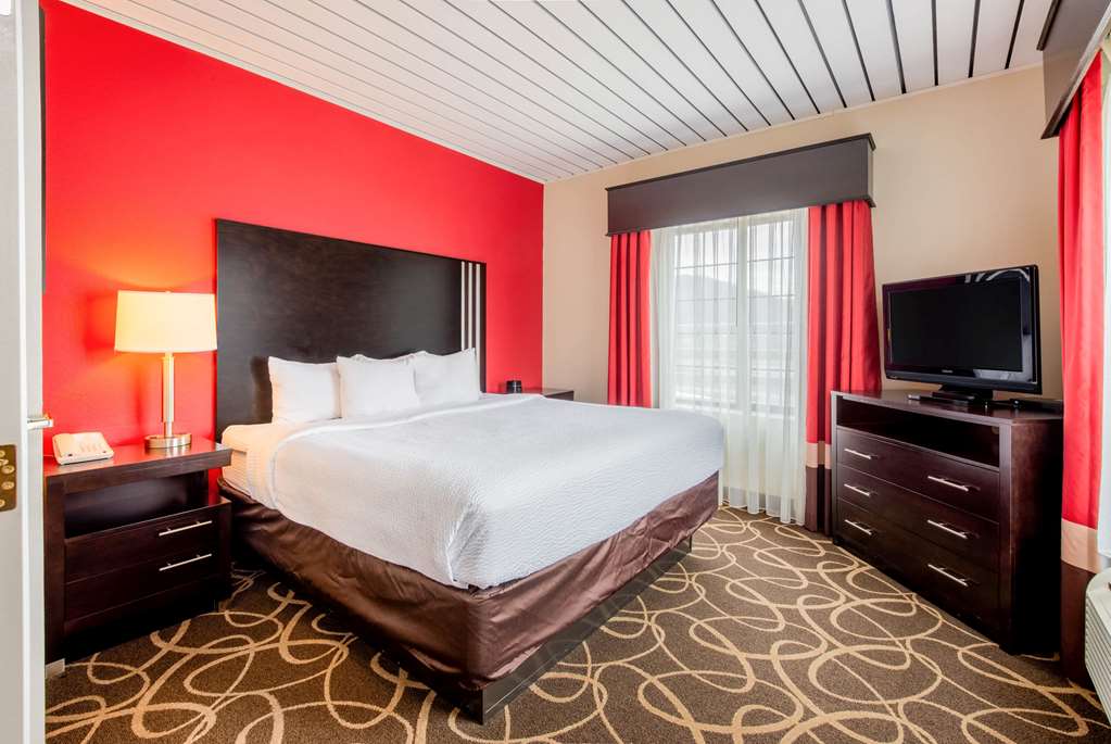 La Quinta Inn & Suites by Wyndham Elkview Charleston NE - photo 30